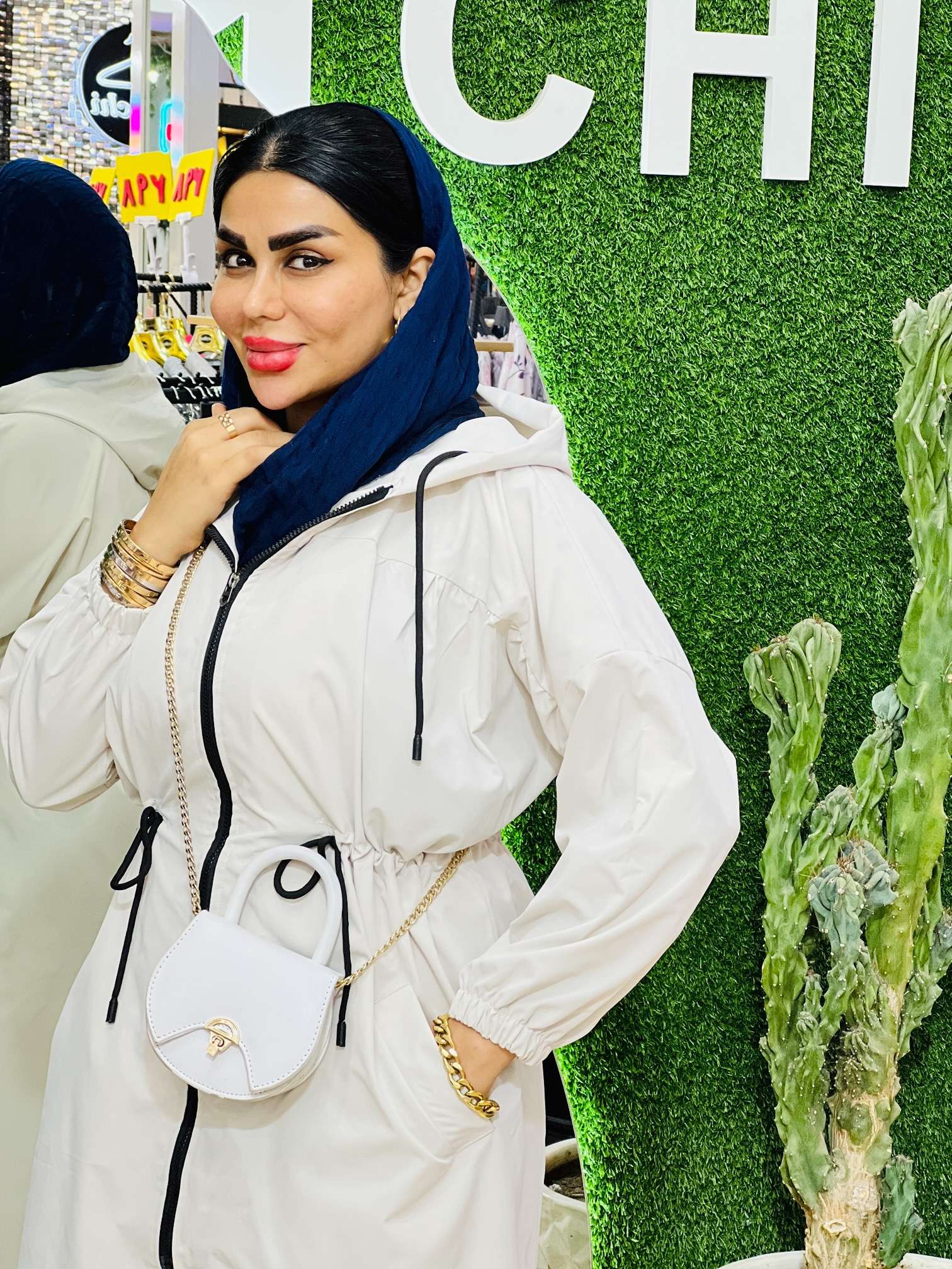 بارونی تی سی  749
